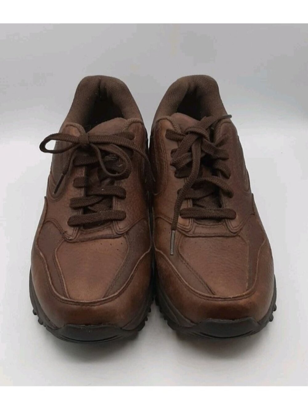 Men's 8.5 EE Leather Brown Lace UP Shoes with Quad Comfort Very Good Condition
